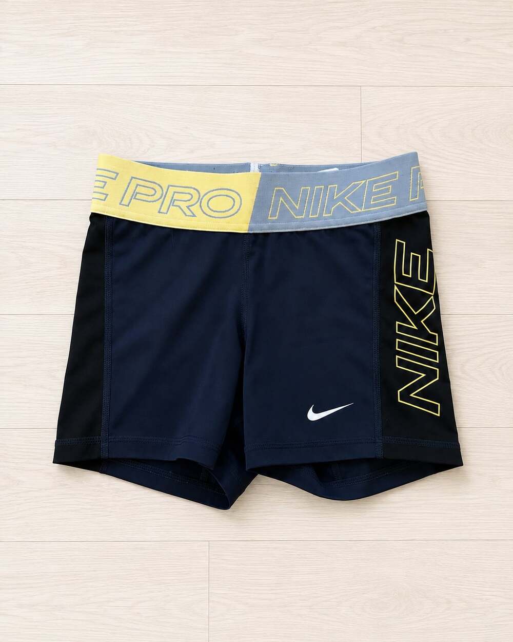 Nike Women's Pro Shorts Graphic Color-Block Dri-FIT Training XS